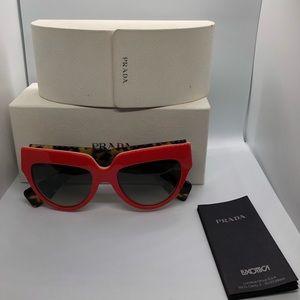 PRADA SUNGLASSES 🕶😎